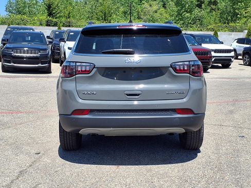 Used 2024 Jeep Compass Limited AWD/4WD image 21