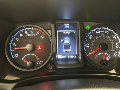 Used 2021 Toyota Tacoma SR AWD/4WD image 17