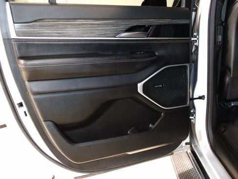 Used 2024 Jeep Wagoneer L Series II w/ Flexible Seating Group image 53