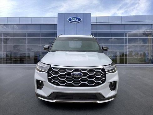 Certified 2025 Ford Explorer Platinum RWD image 3