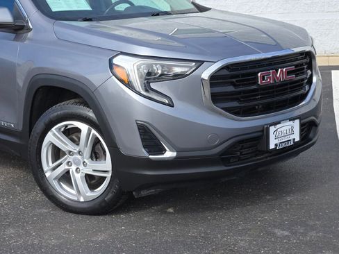 Used 2018 GMC Terrain SLE w/ Driver Convenience Package image 2