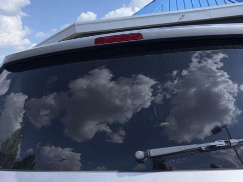 Used 2020 Dodge Grand Caravan SXT image 9