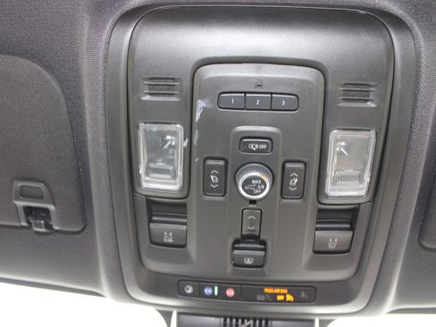 Used 2023 Chevrolet Tahoe High Country image 32