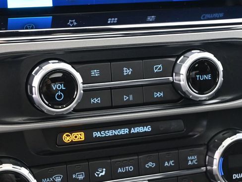 Used 2022 Ford F250 Lariat w/ Tremor Off-Road Package image 20