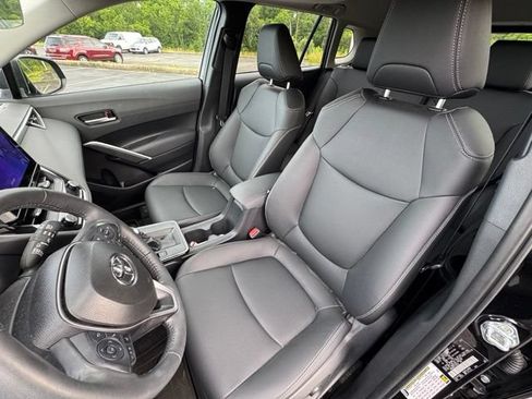 Used 2026 Toyota Corolla Cross XLE w/ Convenience Package AWD/4WD image 11