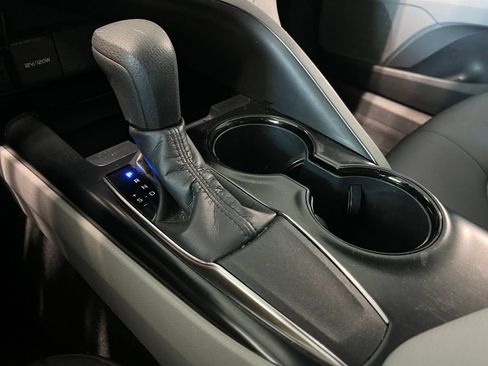 Used 2019 Toyota Camry LE FWD image 23