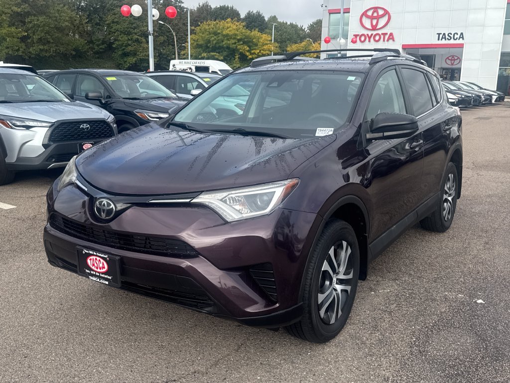 Used 2017 Toyota RAV4 LE w/ Carpet Mat Package AWD/4WD image 3