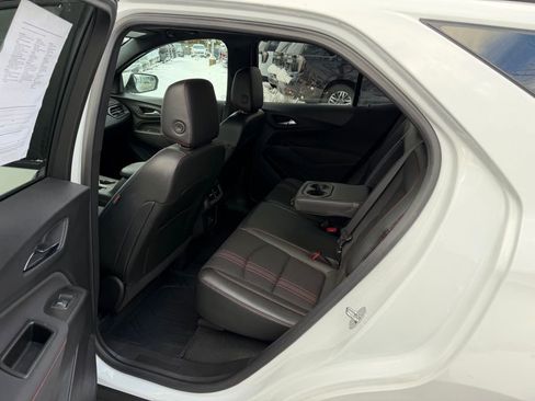 Used 2022 Chevrolet Equinox RS w/ LPO, Floor Liner Package image 18