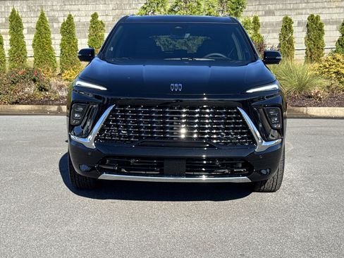 New 2026 Buick Enclave Avenir w/ Super Cruise Package image 3