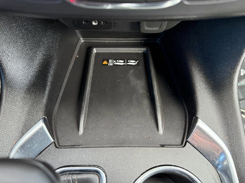 Certified 2023 Chevrolet Traverse LT image 30