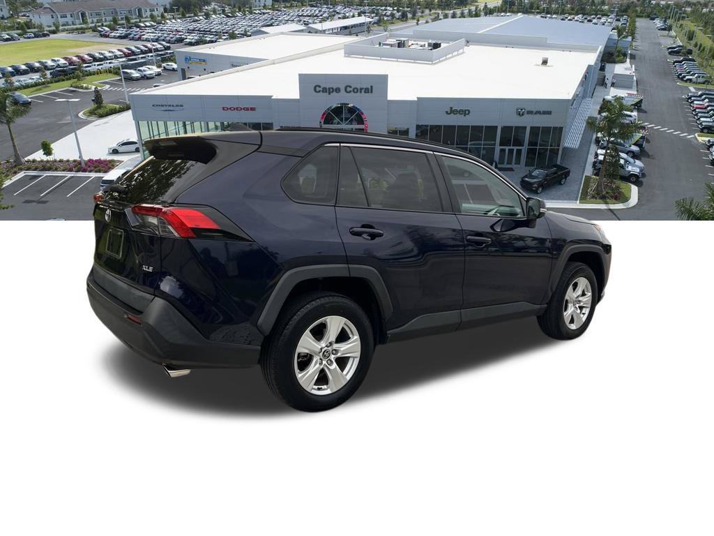 Used 2021 Toyota RAV4 XLE w/ Convenience Package FWD image 6