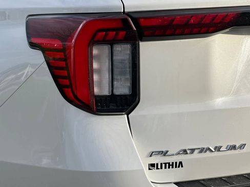 Certified 2025 Ford Explorer Platinum image 28