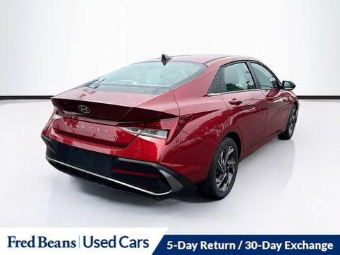 Certified 2025 Hyundai Elantra SEL FWD image 10