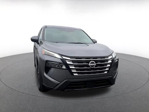 Used 2025 Nissan Rogue SV FWD image 3
