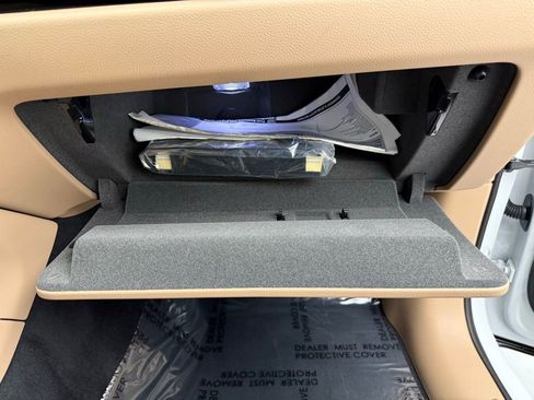 Used 2025 Porsche Macan image 40