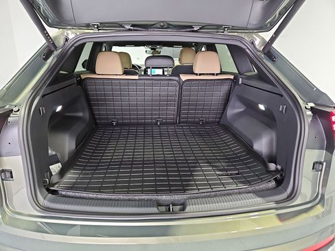 New 2026 Volkswagen Atlas Cross Sport SE FWD image 13