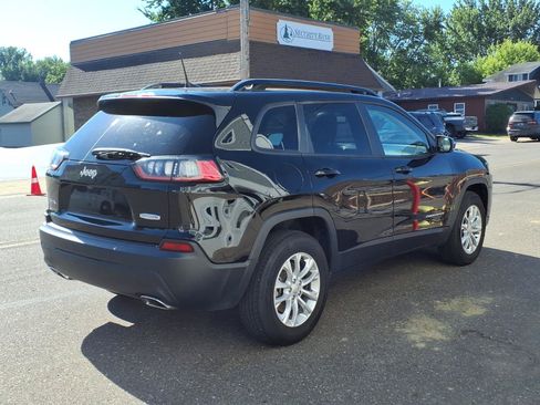 Used 2022 Jeep Cherokee Latitude Lux w/ Sun & Sound Group AWD/4WD image 6