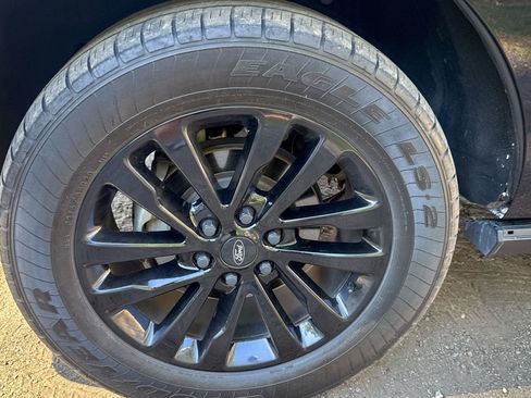 Used 2019 Ford Expedition Limited w/ Equipment Group 301A RWD image 10