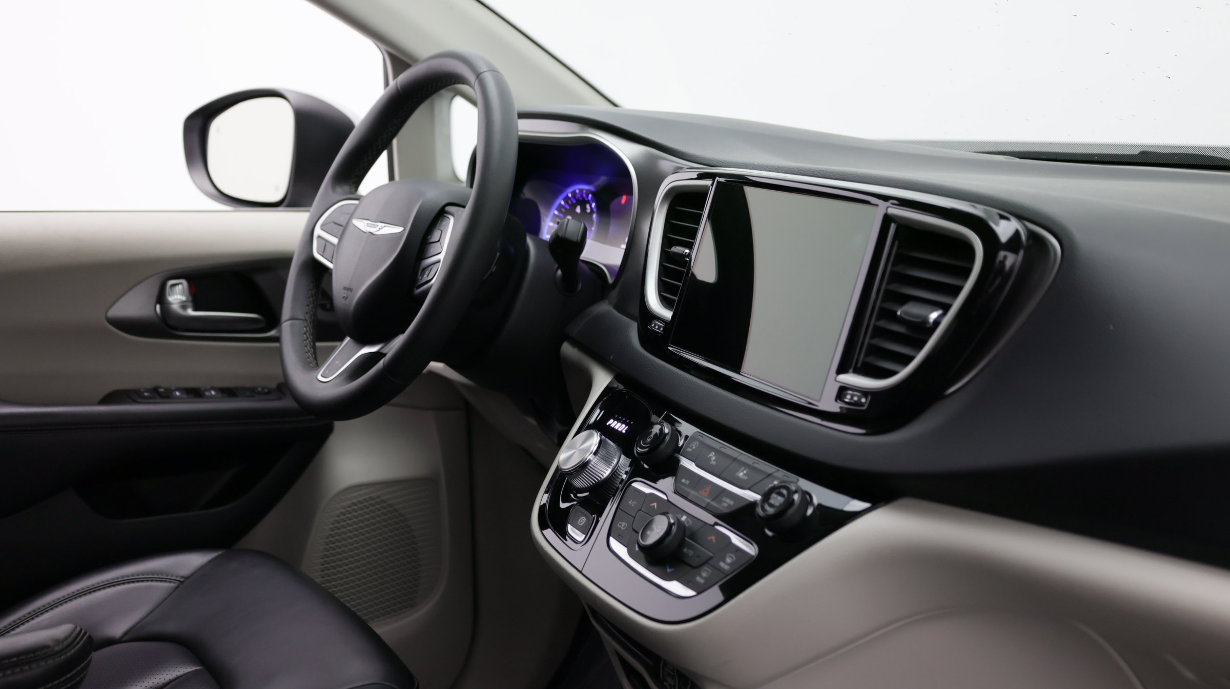 Used 2023 Chrysler Pacifica Touring-L FWD image 41