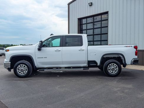 Used 2026 Chevrolet Silverado 2500 LT AWD/4WD image 2