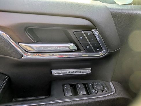 Used 2024 GMC Sierra 1500 Denali w/ Technology Package image 15