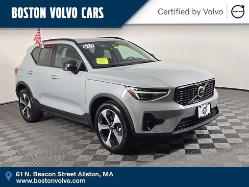 Certified 2026 Volvo XC40 B5 Plus AWD/4WD image 1