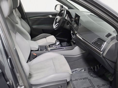 Used 2022 Audi SQ5 Prestige w/ Prestige Package AWD/4WD image 32
