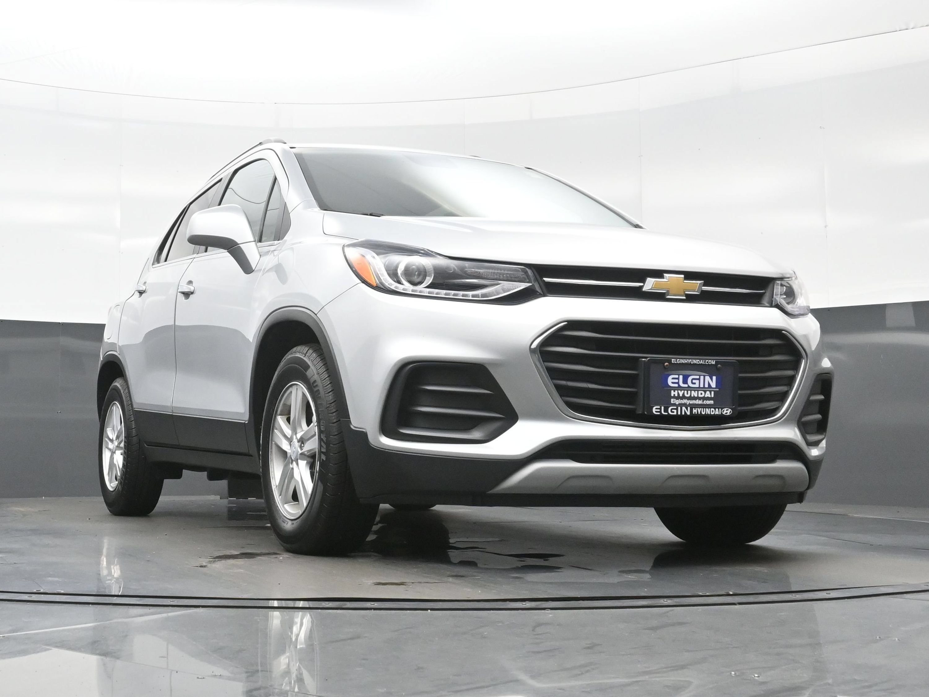Used 2018 Chevrolet Trax LT w/ Driver Confidence Package FWD image 32