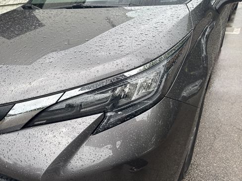 Used 2024 Toyota Sienna XLE FWD image 12