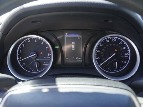 Used 2021 Toyota Camry LE w/ Convenience Package FWD image 11