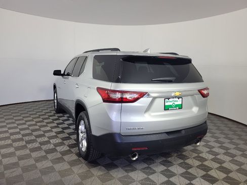 Used 2019 Chevrolet Traverse LT FWD image 5