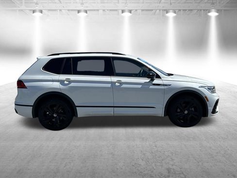 Used 2023 Volkswagen Tiguan SE R-Line AWD/4WD image 8