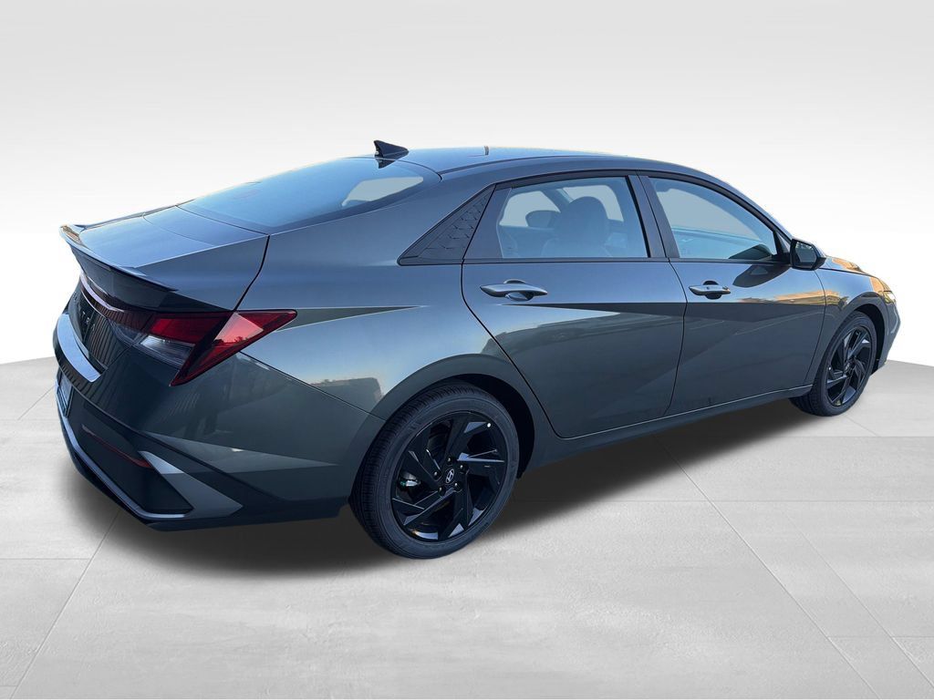 New 2026 Hyundai Elantra SEL Sport FWD image 7