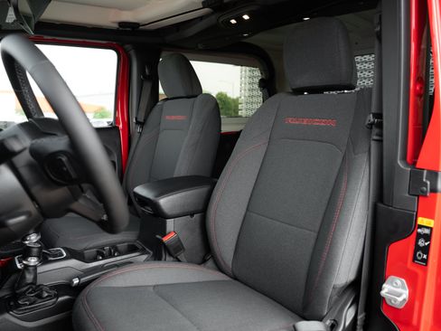 Used 2026 Jeep Wrangler Rubicon AWD/4WD image 17