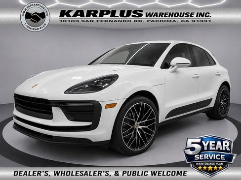 Used 2023 Porsche Macan AWD/4WD image 1