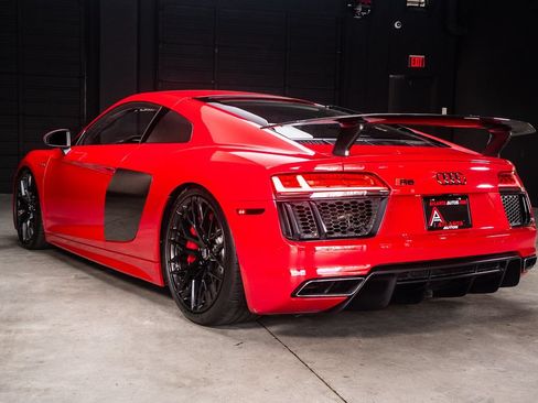 Used 2017 Audi R8 V10 w/ Carbon Exterior Package AWD/4WD image 35