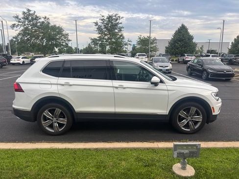Used 2021 Volkswagen Tiguan SEL AWD/4WD image 4