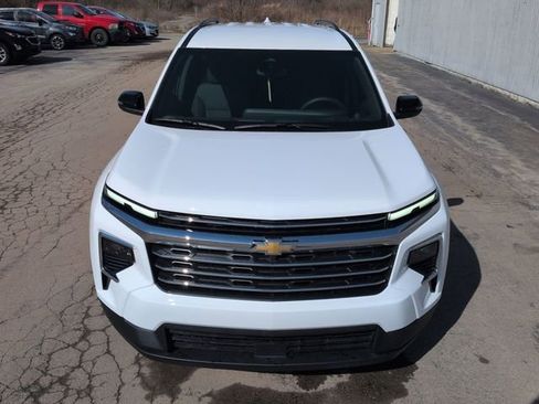 New 2026 Chevrolet Traverse LT w/ LPO, Floor Liner Package FWD image 21