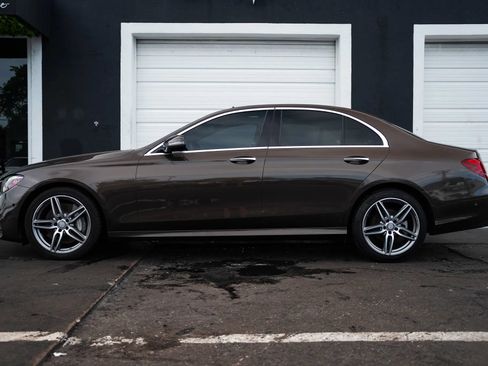 Used 2017 Mercedes-Benz E 300 4MATIC image 10