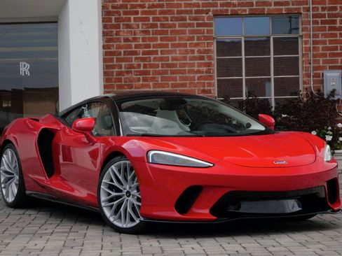 Used 2023 McLaren GT RWD image 1