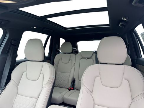 New 2025 Volvo XC90 T8 Core AWD/4WD image 22