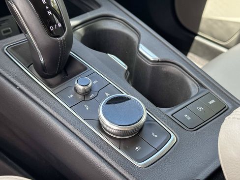 Used 2019 Cadillac XT4 Premium Luxury w/ Technology Package FWD image 24