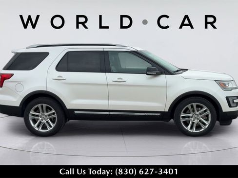 Used 2016 Ford Explorer XLT w/ Equipment Group 202A image 2