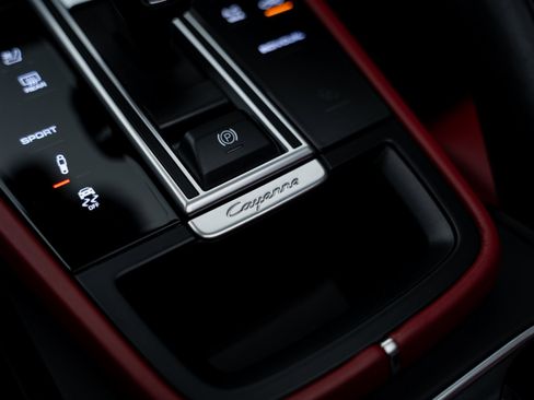 Used 2023 Porsche Cayenne S image 52