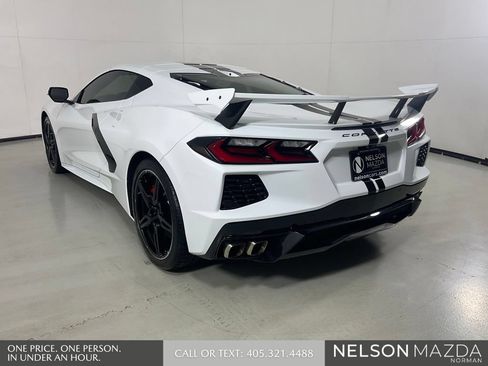 Used 2022 Chevrolet Corvette Stingray Premium Cpe w/ Z51 Performance Package RWD image 8