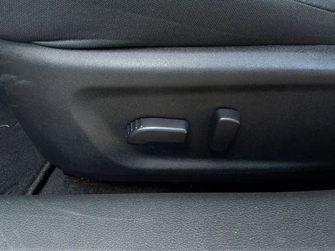 Used 2025 Nissan Altima 2.5 SV FWD image 11