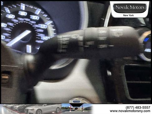 Used 2022 Toyota Highlander XLE AWD/4WD image 19