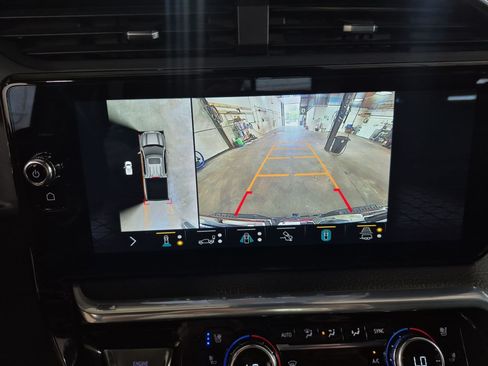Used 2022 GMC Sierra 1500 Denali w/ Technology Package AWD/4WD image 16