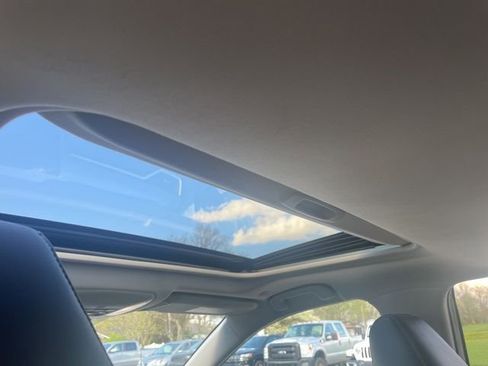 Used 2023 Toyota RAV4 XLE Premium image 9