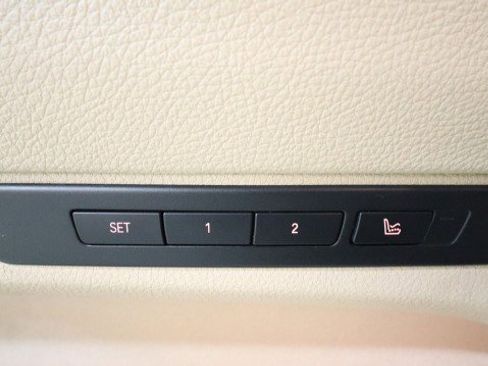 Used 2017 BMW 550i Gran Turismo xDrive image 18